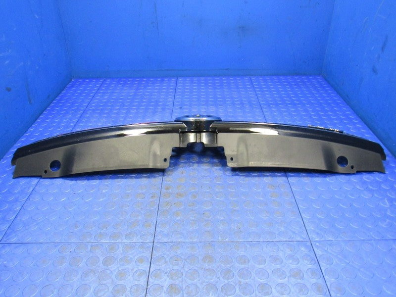 15 Volkswagen Jetta GLI Front Upper Bumper Radiator Grille Emblem OEM 