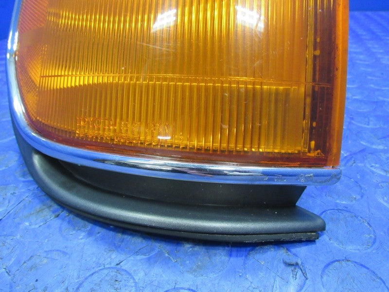 91-97 Toyota Landcruiser Right Passenger Side Corner Park Marker Light