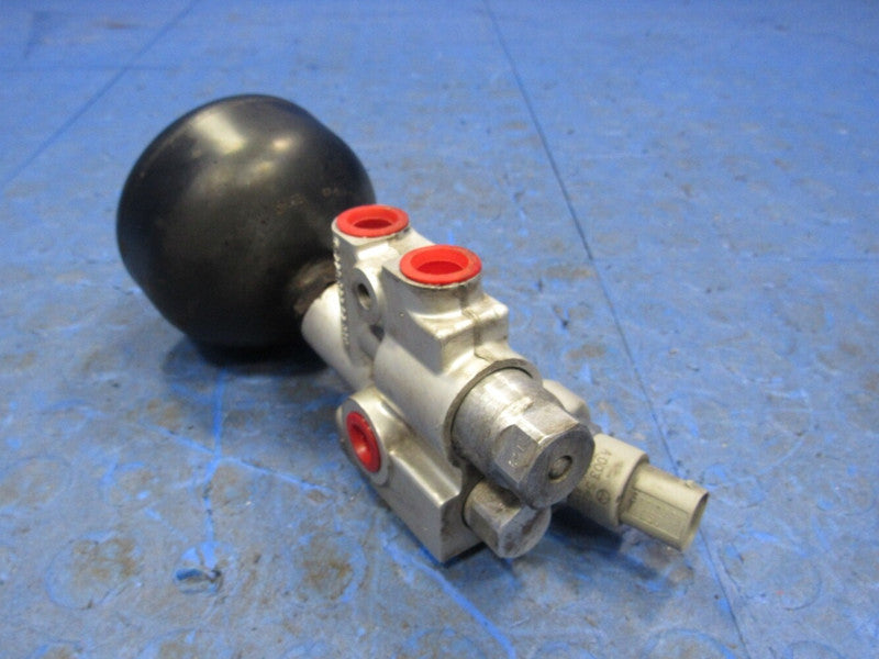03-06 Mercedes CL55 SL55 ABC Hydraulic Suspension Relief Valve Reservo