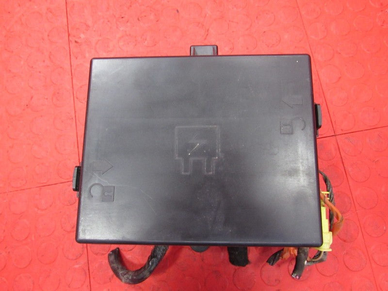 11-17 Chevrolet Express GMC Savana Interior Fuse Junction Box Block 22