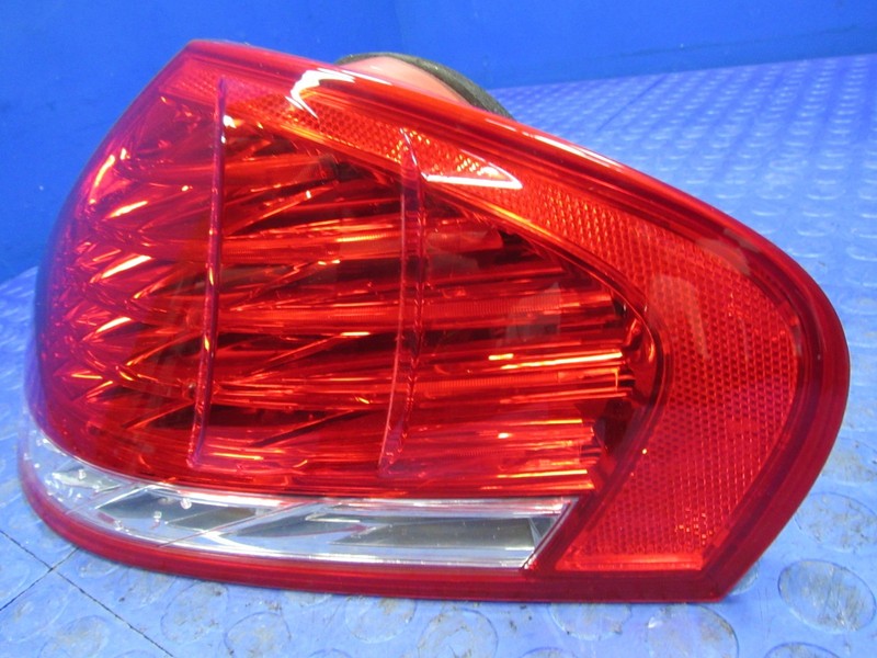08-10 BMW 650i E63 RH Passenger LED Outer Quarter Taillight Tail Light