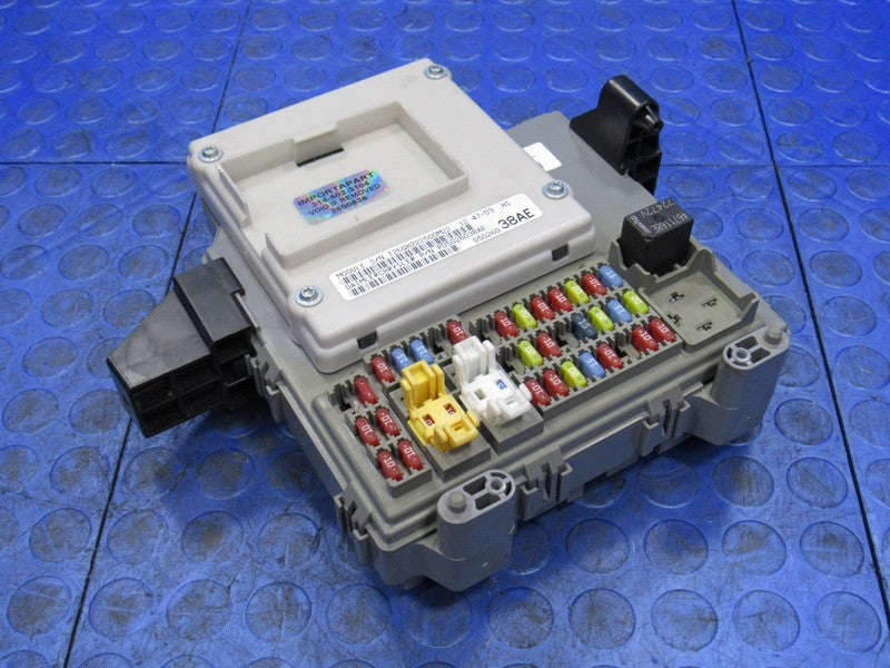 06 Jeep Liberty 2.8L CRD Diesel BCM Body Module Fuse Box Block 0502603