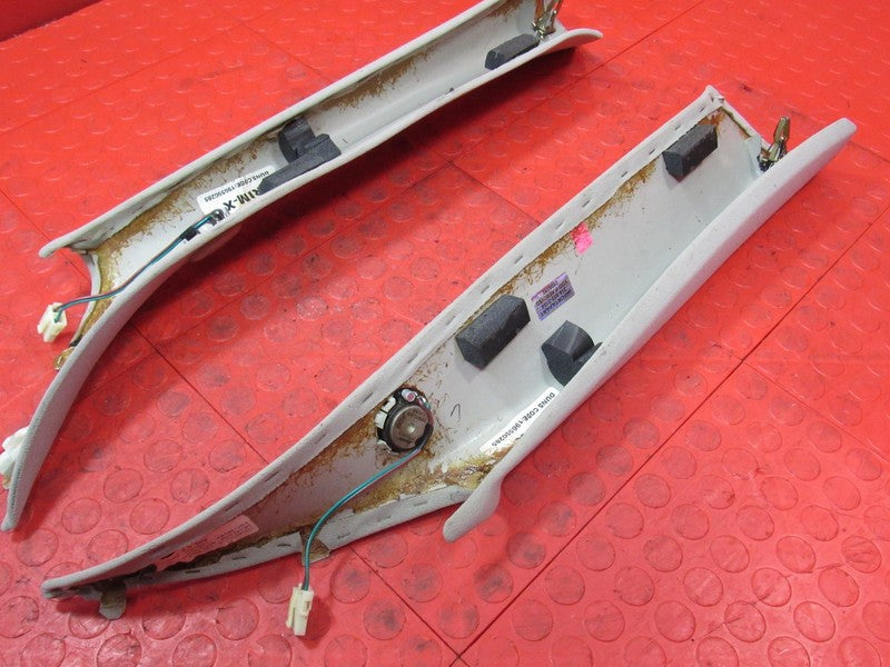 05-06 Escalade Platinum A Pillar Molding Panel Cloth Covered W/ Tweete
