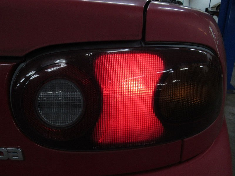 90-97 Mazda Miata MX-5 NA Right RH Passenger Side Taillight Tail Light