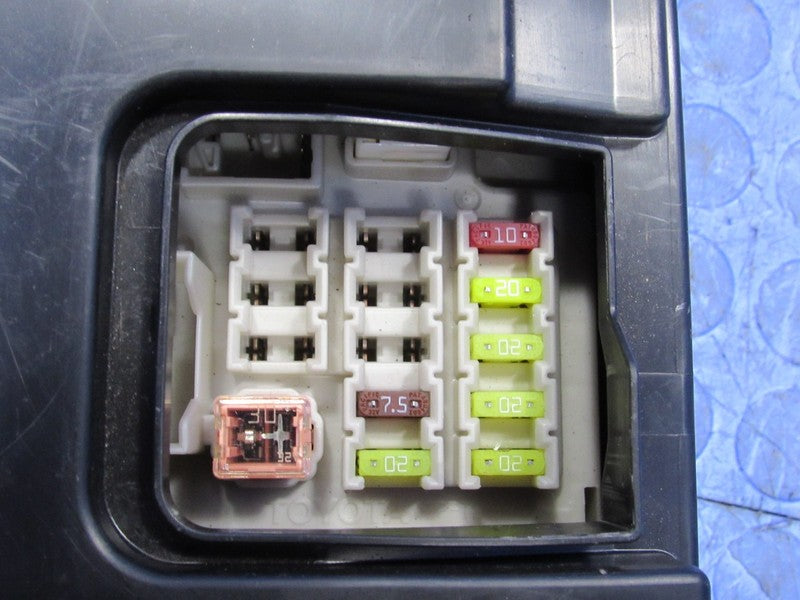 06-10 Lexus SC430 Rear Trunk Luggage Junction Fuse Relay Box Block 043