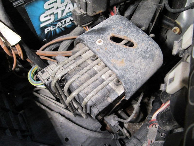 02-03 Volkswagen Eurovan ABS Anti Lock Brake Pump P/N 0 265 202 452