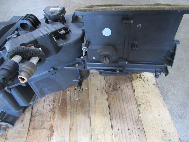 03-07 Hummer H2 HVAC Dash Heater AC Blower Motor Fan Box Assembly 3589