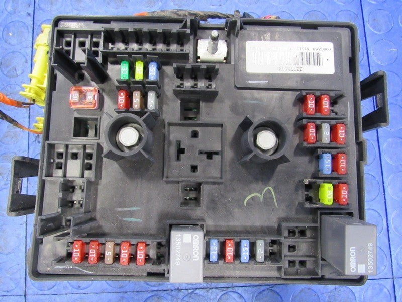 11-17 Chevrolet Express GMC Savana Interior Fuse Junction Box Block 22