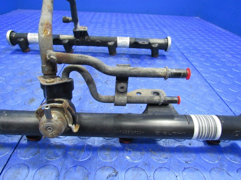 99-04 Chevy GMC 4.8 5.3 6.0L LQ4 LQ9 LM7 LR4 Return Style Fuel Rail OE
