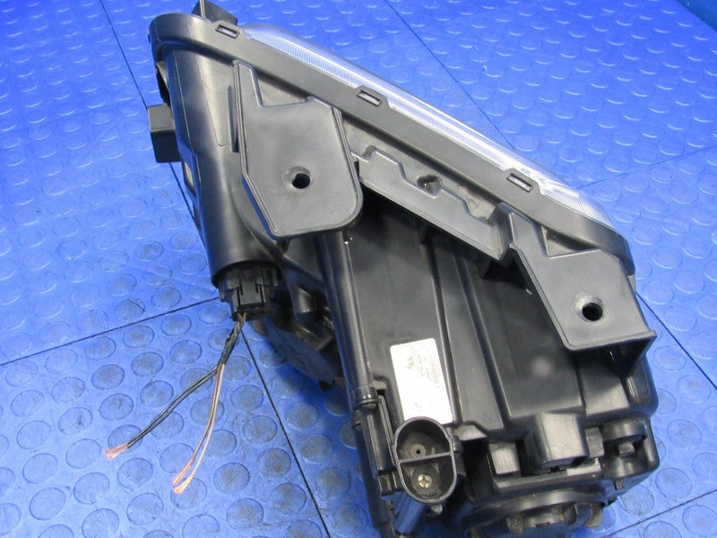 18-21 Hyundai Kona Right Passenger RH Halogen Headlight Assembly 92102