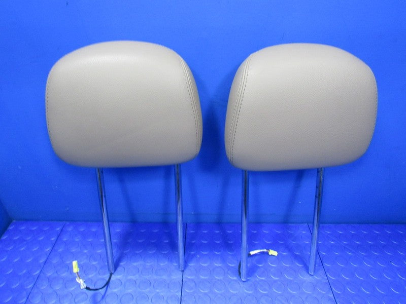 11-20 Caravan Town & Country Leather Front Right Left Seat Headrest He