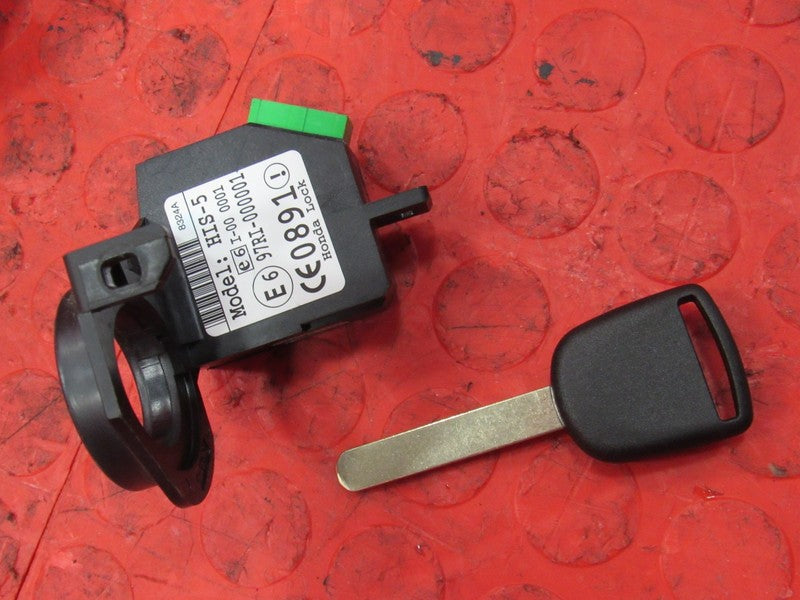 04-05 Honda Civic LX VP AT ECU ECM PCM Engine Computer Key Set 37820-P
