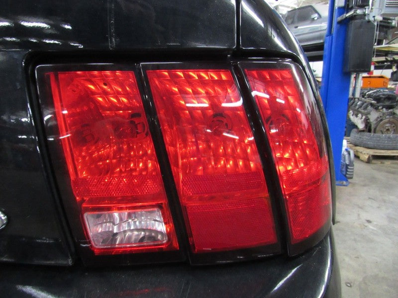 99-04 Ford Mustang Right RH Passenger Side Taillight Tail Light Lamp