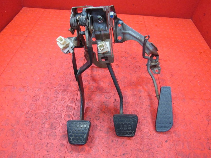 93-02 Chevrolet Camaro Manual Brake Clutch Accelerator Gas Pedal Set O
