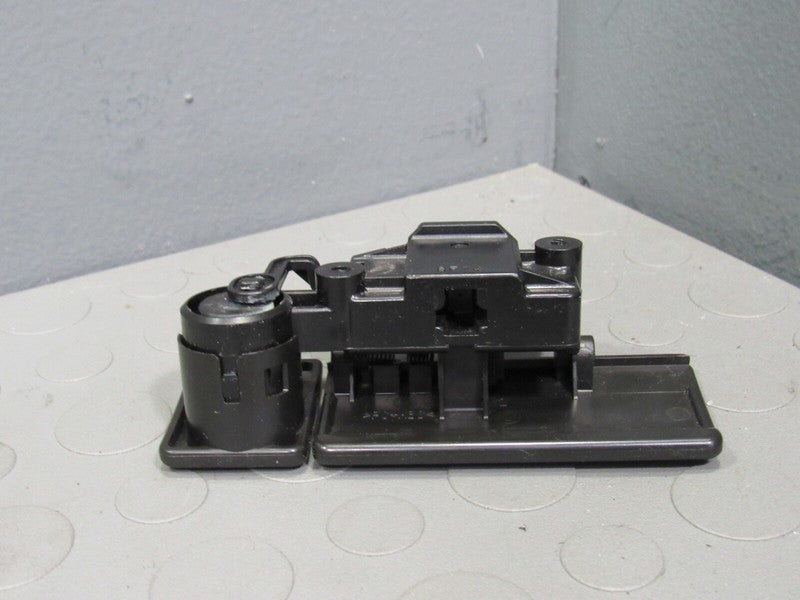 06-13 Suzuki Grand Vitara Glovebox Glove Box Compartment Handle Latch 