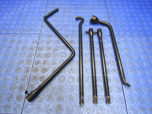 00-06 Toyota Tundra Emergency Bottle Jack & Tool Kit OEM 09111-0C010 1