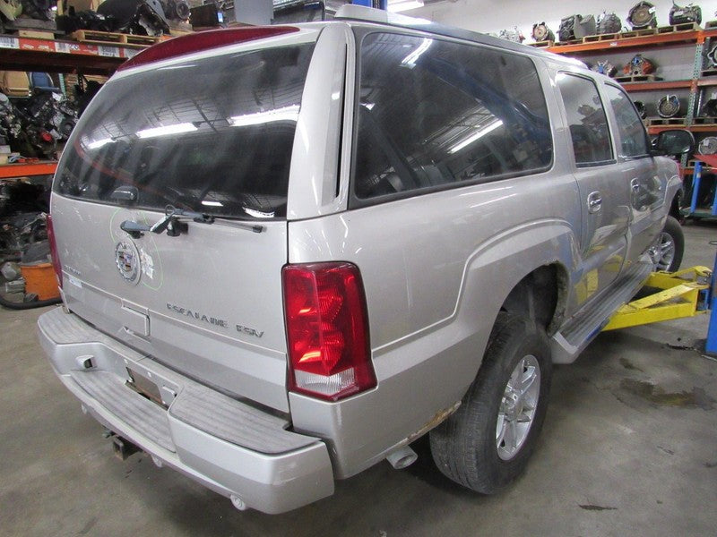 03-06 Silverado Escalade Avalanche Right RH Passenger Door Mirror Silv
