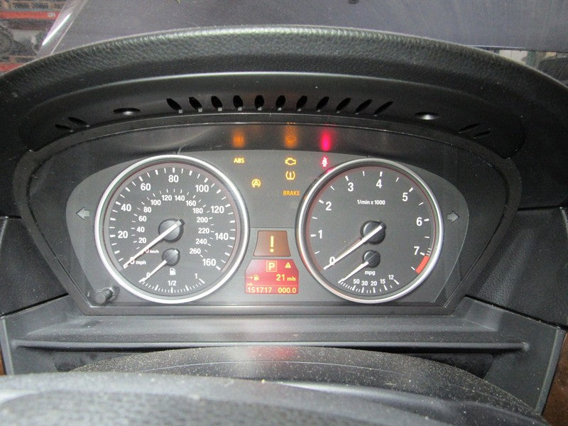 08-10 BMW 528 535 Instrument Cluster Speedometer Odometer 151717