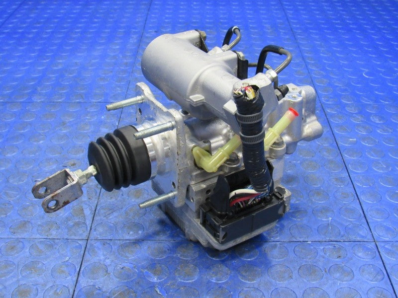 13-15 Lexus ES300h ABS Anti-Lock Brake Pump Master Cylinder 47210-3315