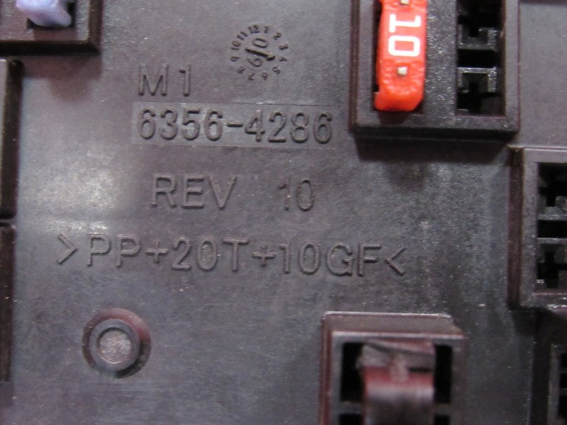 08-09 Chevrolet Express GMC Savana 1500 2500 3500 Fuse Relay Box 25888