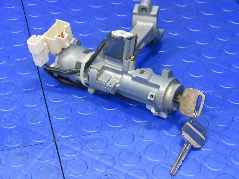 95-04 Toyota Tacoma 96-02 4Runner A/T Ignition Switch Lock Cylinder Ke