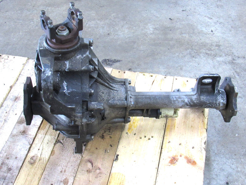 99-06 Silverado Sierra 1500 Front Axle Differential Carrier 3.73 GT4 2