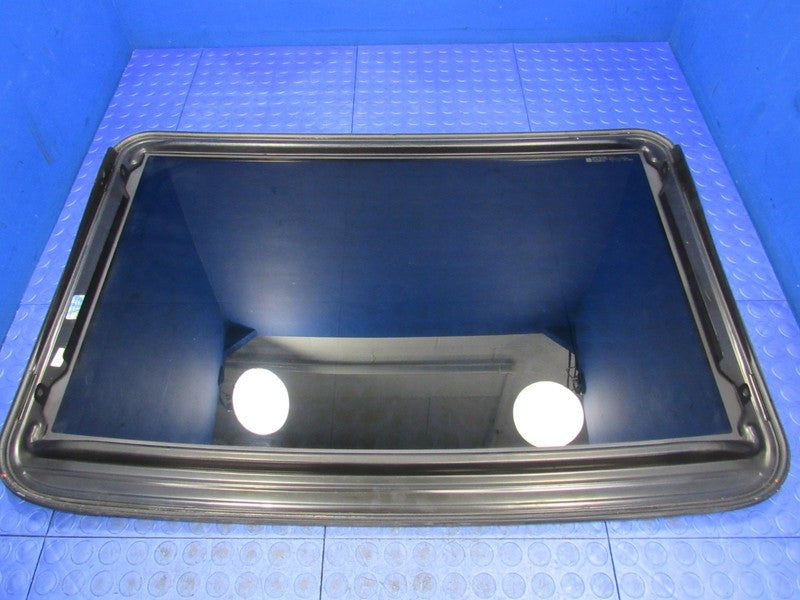 06-10 Hummer H3 H3T Sunroof Sun Moon Roof Glass W/ Seal Factory OEM 25