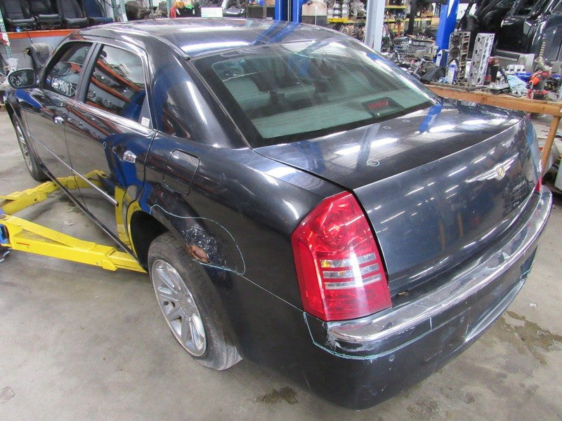 05-07 Chrysler 300 Left LH Driver Side Taillight Tail Light Lamp