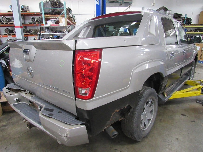 05-06 Escalade ESV EXT Right RH Passenger Side Headlight Head Light La