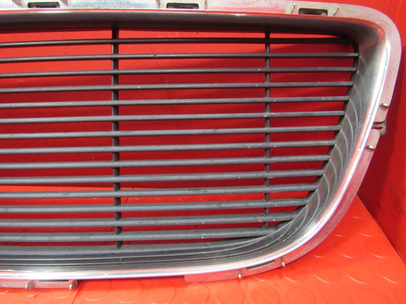 00-03 Ford F150 STX Sport Front Upper Radiator Grille Assembly W/ Embl
