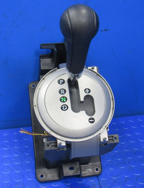 04-11 Mitsubishi Endeavor Floor Shifter Gear Shift Lever Selector Asse