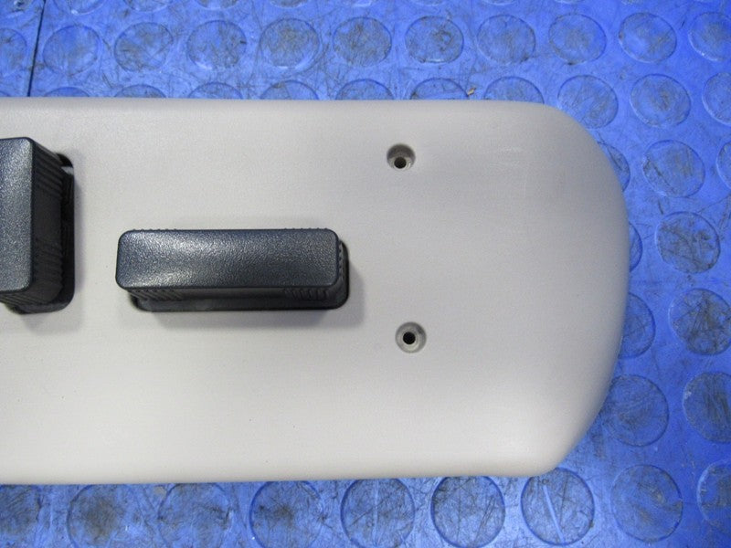 03-06 Silverado Yukon Escalade Right Passenger Power Seat Control Swit