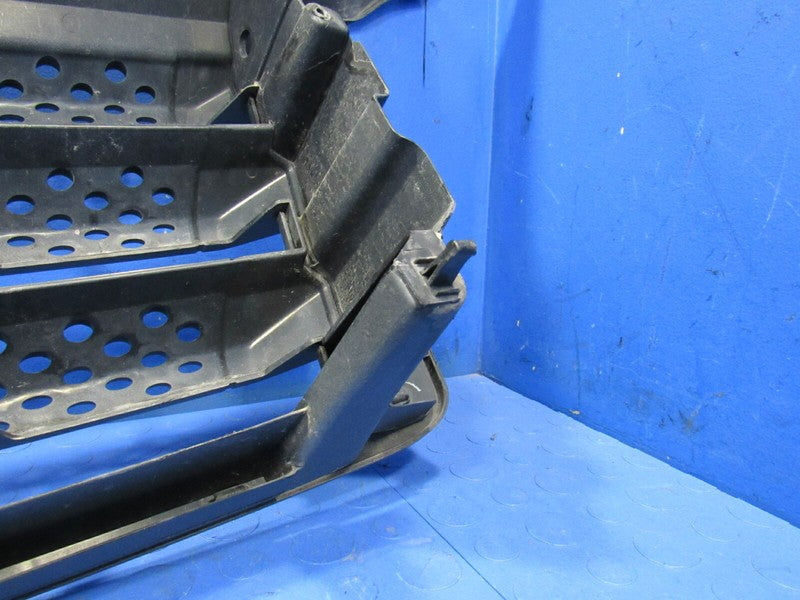 06-09 Land Rover Range Rover Sport HSE L320 Front Radiator Upper Grill