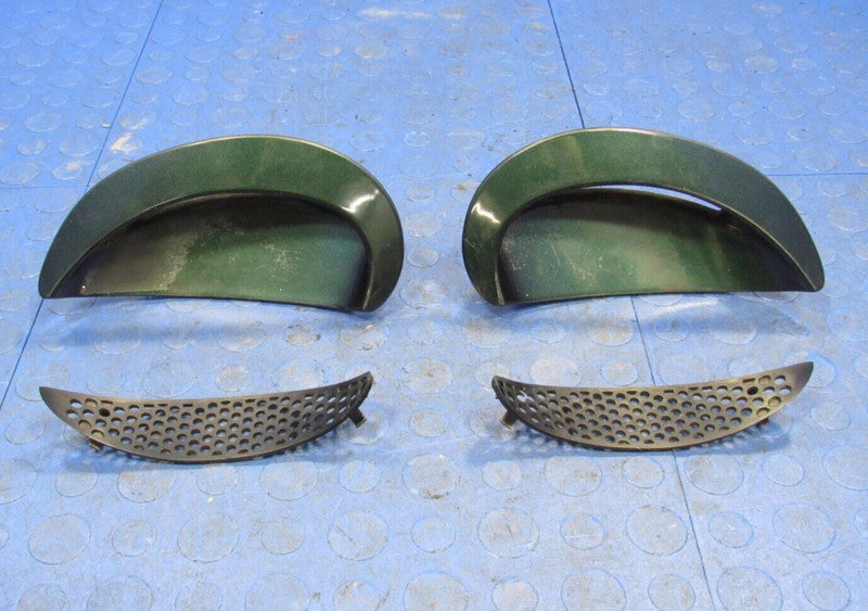 96-98 Mustang SVT Cobra Hood Air Scoop Vent Grille Pair Set LH RH Myst