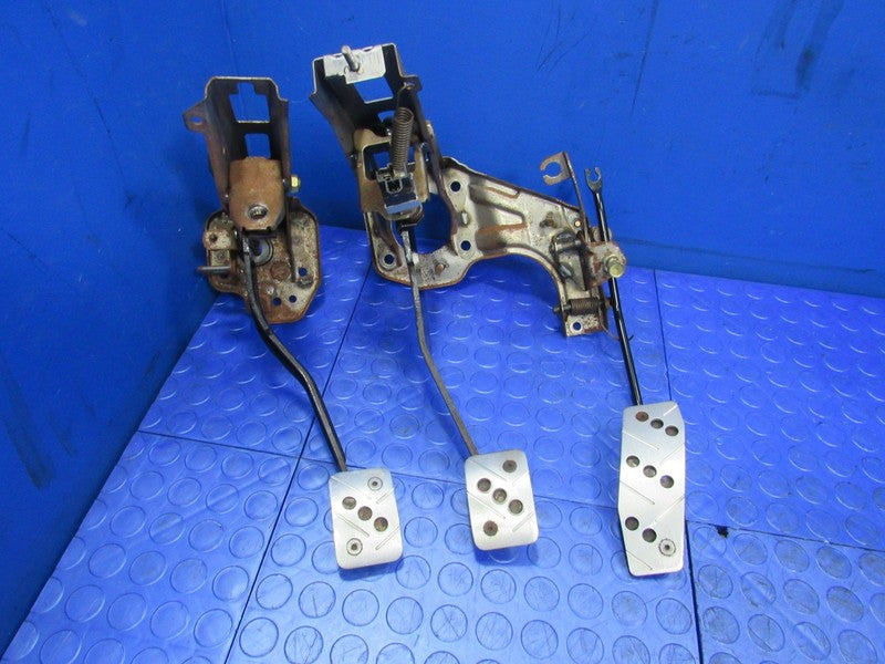 02 Mazda Miata SE MX5 Clutch Brake Accelerator Gas Pedal Set MT w/ Cru