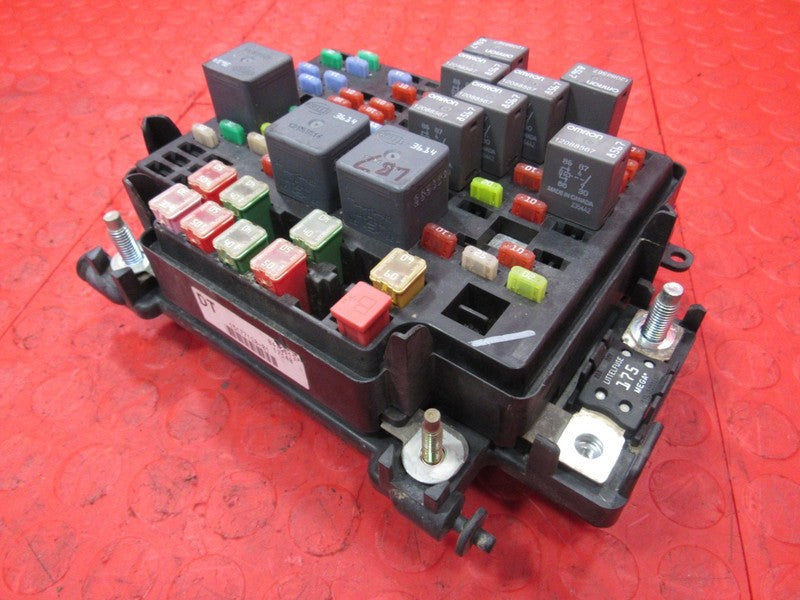 03-05 Silverado Sierra Duramax Engine Fuse Panel Relay Box Block 15177