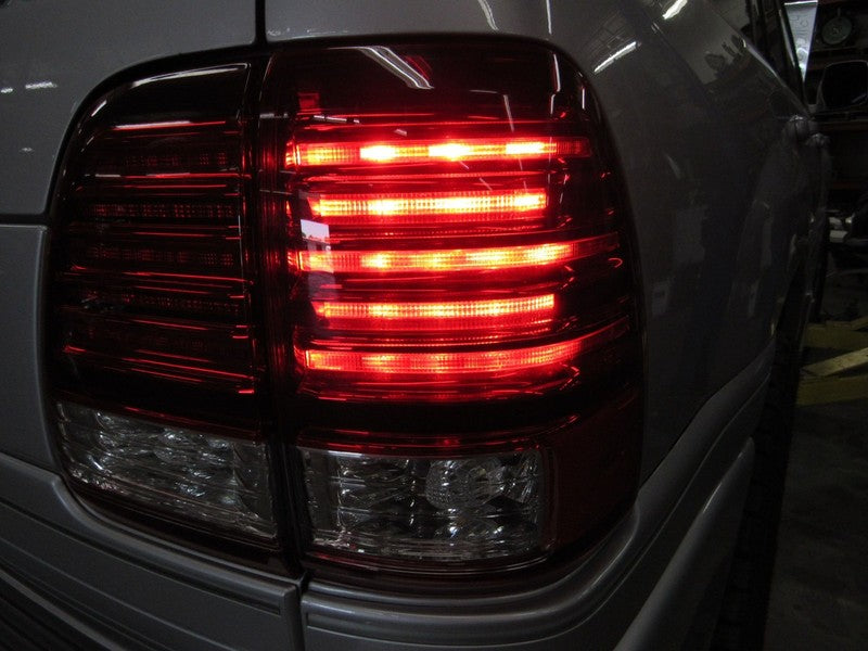06-07 Lexus LX470 Right RH Passenger Side Outer Taillight Tail Light L