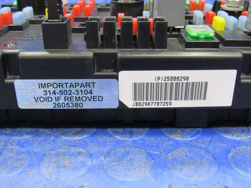 08-09 Chevrolet Express GMC Savana Engine Fuse Relay Junction Box 2588