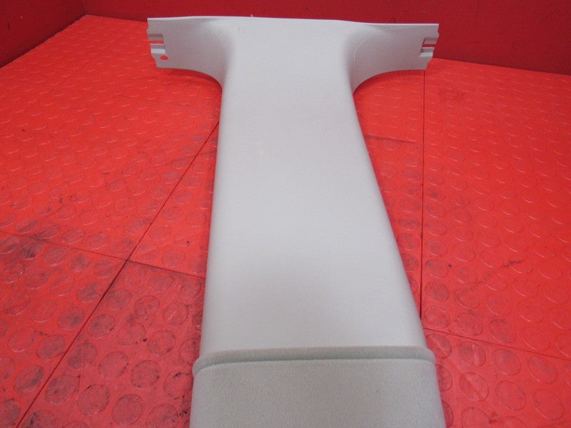 05-06 Escalade Platinum Right Passenger B Pillar Panel Cloth Covered M