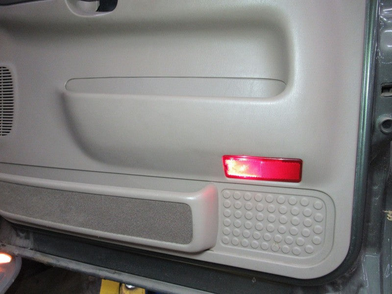 03 Excursion Right RH Passenger Side Front Door Trim Panel Eddie Bauer