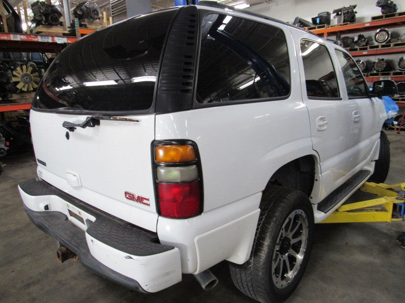 05 Escalade Tahoe Yukon Left LH Driver Side Front Door Trim Panel W/O 