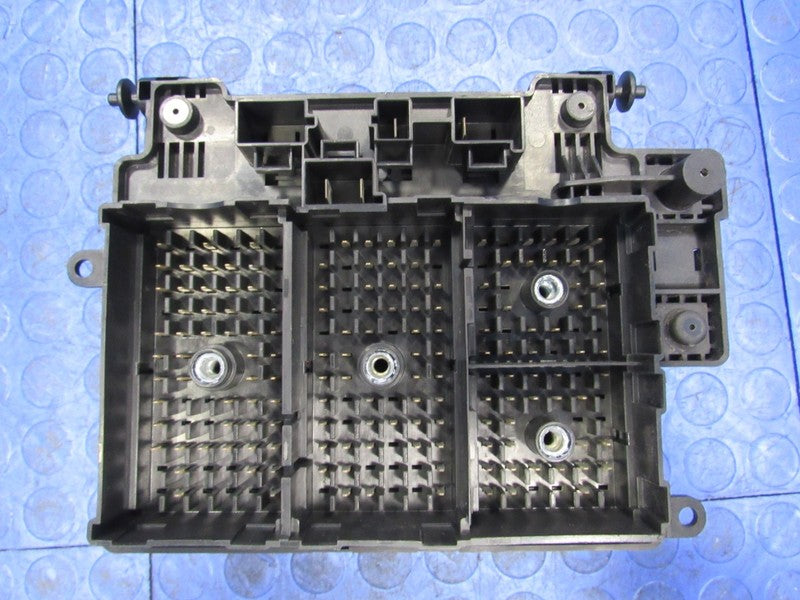 00-02 Silverado Tahoe Yukon Suburban Under-Hood Fuse Relay Box Block C