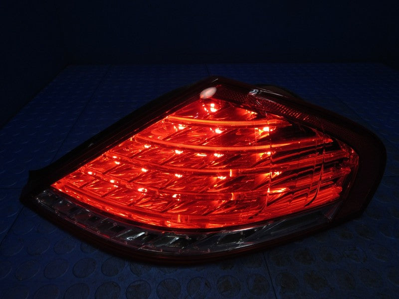 08-10 BMW 650i E63 RH Passenger LED Outer Quarter Taillight Tail Light