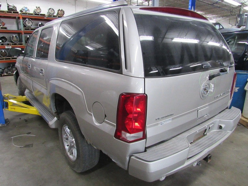 03-06 Silverado Escalade Avalanche Right RH Passenger Door Mirror Silv
