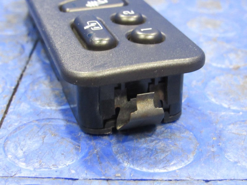 03-06 Escalade Tahoe Yukon Left Side Heated Seat Memory Switch 1511686