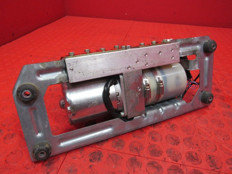 03-12 Mercedes-Benz SL Class R230 Convertible Top Roof Hydraulic Motor