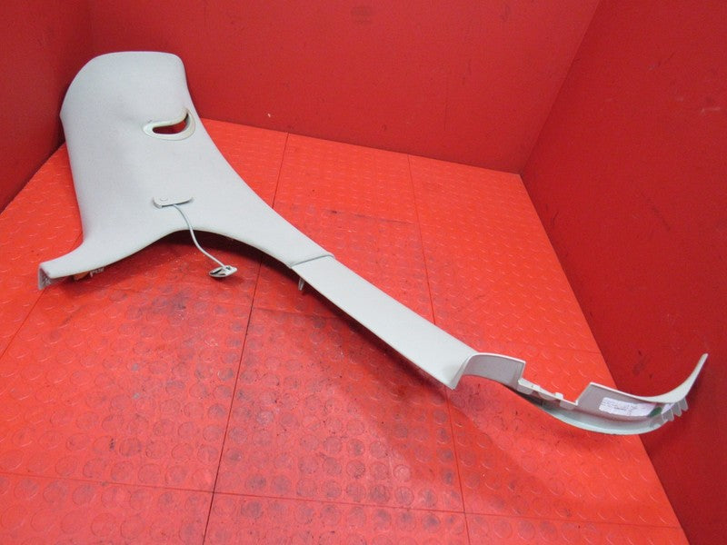 05-06 Escalade Platinum Left Driver C Pillar Panel Cloth Covered Moldi