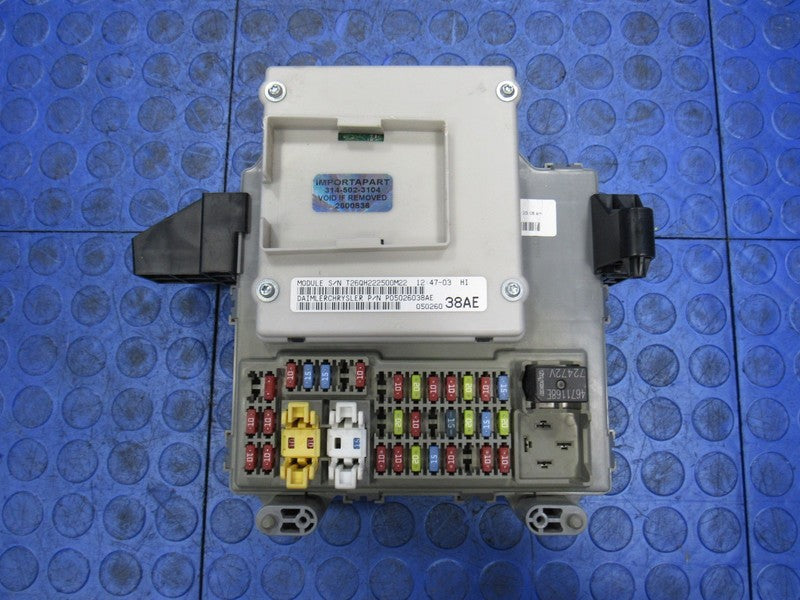 06 Jeep Liberty 2.8L CRD Diesel BCM Body Module Fuse Box Block 0502603