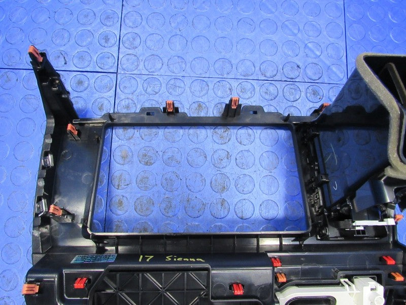15-20 Toyota Sienna Shifter 7" Radio Dual Climate Control Bezel Vent T