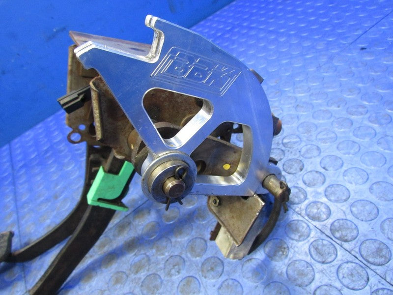 99-04 Ford Mustang MT Manual Brake Clutch Pedal Manual Assembly YR33-2